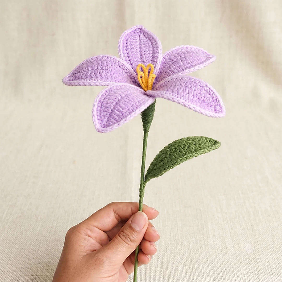 Small Lily - Lilae